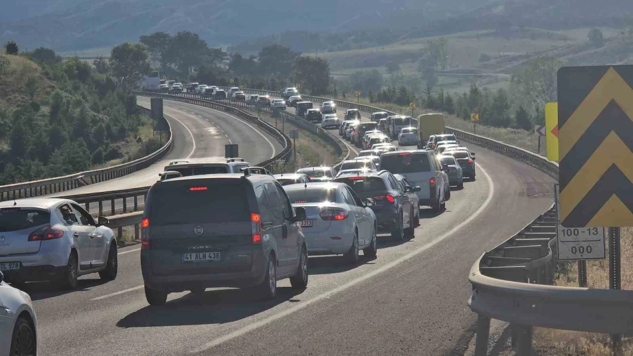 Kemikli Rampaları'nda tatil dönüşü yoğunluğu sürüyor