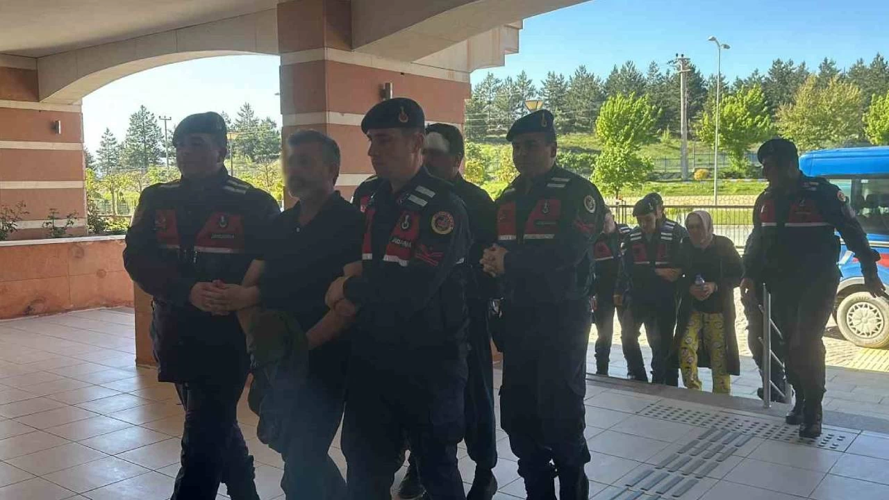 'Kesik ba' cinayetinde gzaltna alnan 3 zanl adliyeye sevk edildi