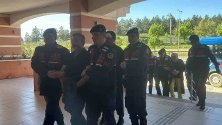 'Kesik ba' cinayetinde gzaltna alnan 3 zanl adliyeye sevk edildi