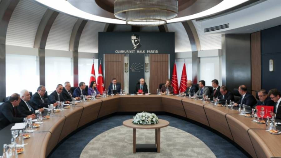 Kılıçdaroğlu, CHP milletvekilleriyle bir araya geldi