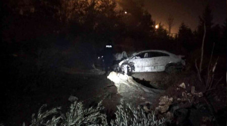 Kilis'te otomobil zeytin bahçesine uçtu