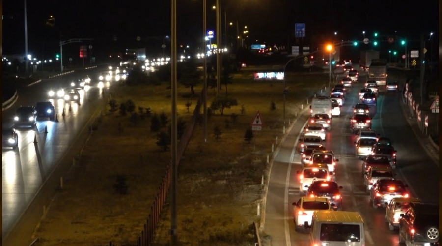 Kilit kav�akta trafik yo�unlu�u