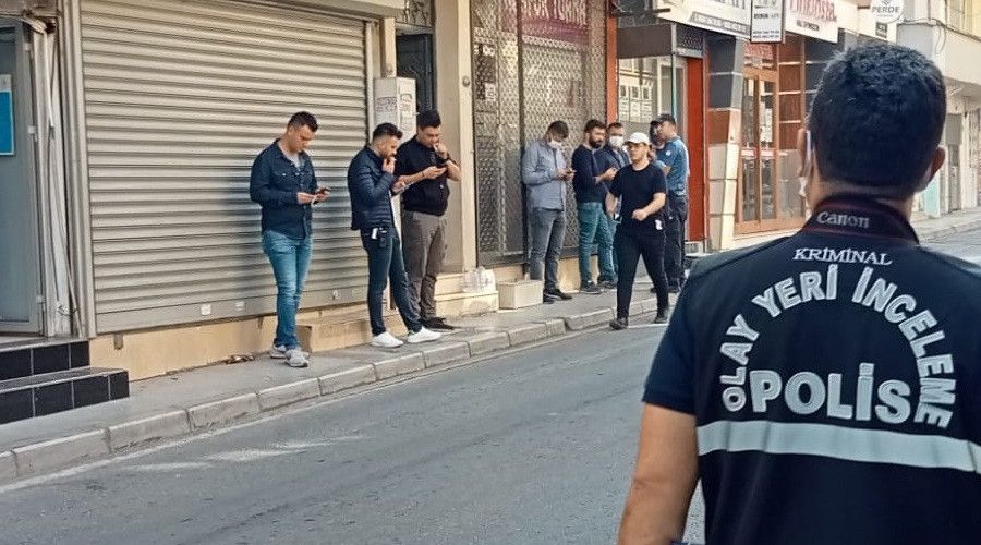 K�z arkada��n� defalarca b��aklad�, daha sonra intihar etti