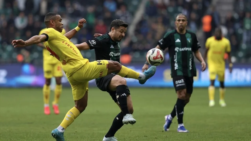 Kocaelispor son dakika gol�yle G�ztepe ile 1-1 berabere kald�