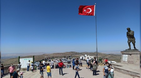 Kocatepe’ye ziyaretçi akını