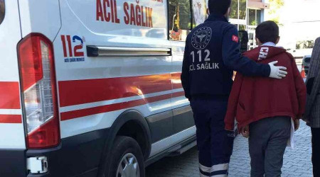 Koluna havalı zımba teli giren çocuk hastanelik oldu