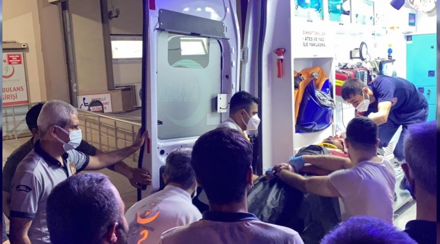 K�m�r ta��yan kamyon takla att�