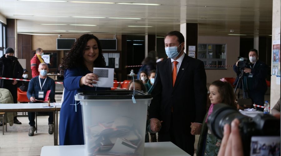 Kosova'da kritik se�im