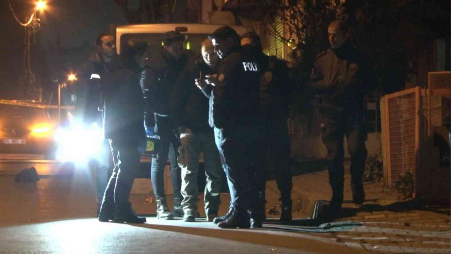 Küçükçekmece'de düğün çıkışı silahlı saldırı: 2 yaralı