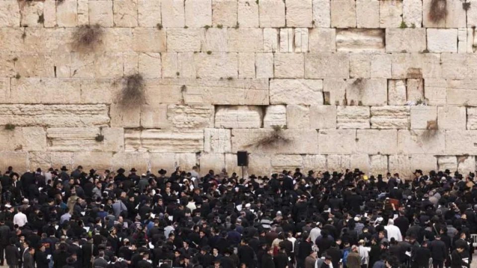 Kud�s Valili�i, �srail Ba�bakan� Netanyahu ve binlerce �sraillinin Burak Duvar�'na bask�n yapt���n� duyurdu
