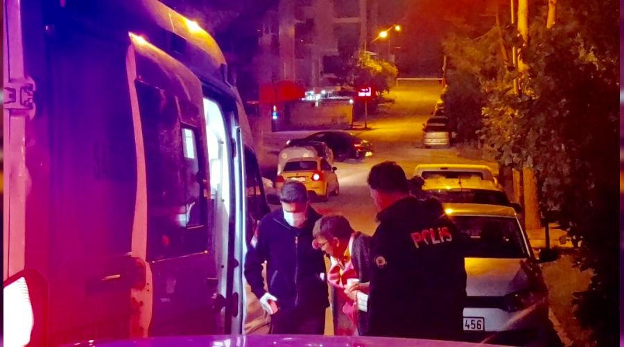 Kuşadası'nda bir ev yandı