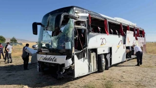 K�tahya'daki otob�s kazas�nda 25 yaral� taburcu edildi