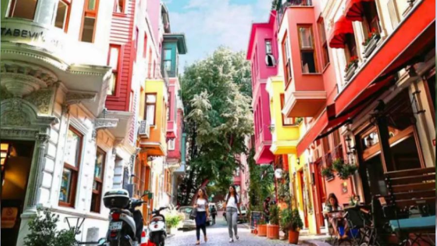 Kuzguncuk'ta satılık tarihi apartman