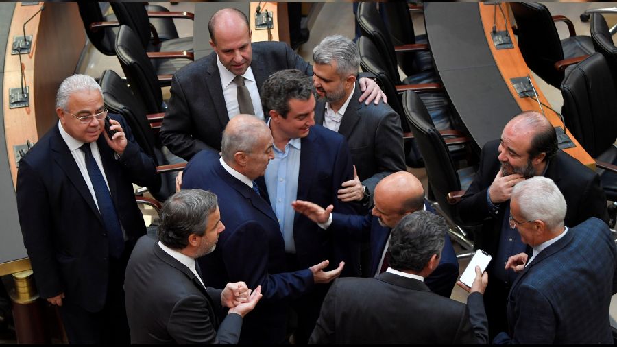 Lübnan'da cumhurbaşkanlığı koltuğu da boş kaldı