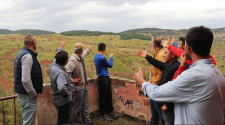 Mahallenin yarısını dolandırdı üstüne de tehdit etti