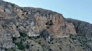 Malatya'da bin 250 rak�mdaki ma�arada insan kemikleri bulundu