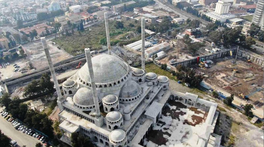 Manastıra var camiye yok
