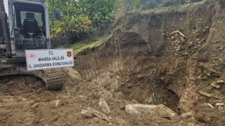 Manisa'da iş makinesiyle kaçak kazıya suçüstü