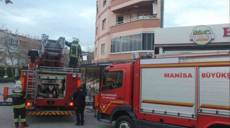 Manisa'da iş yerinde yangın paniği