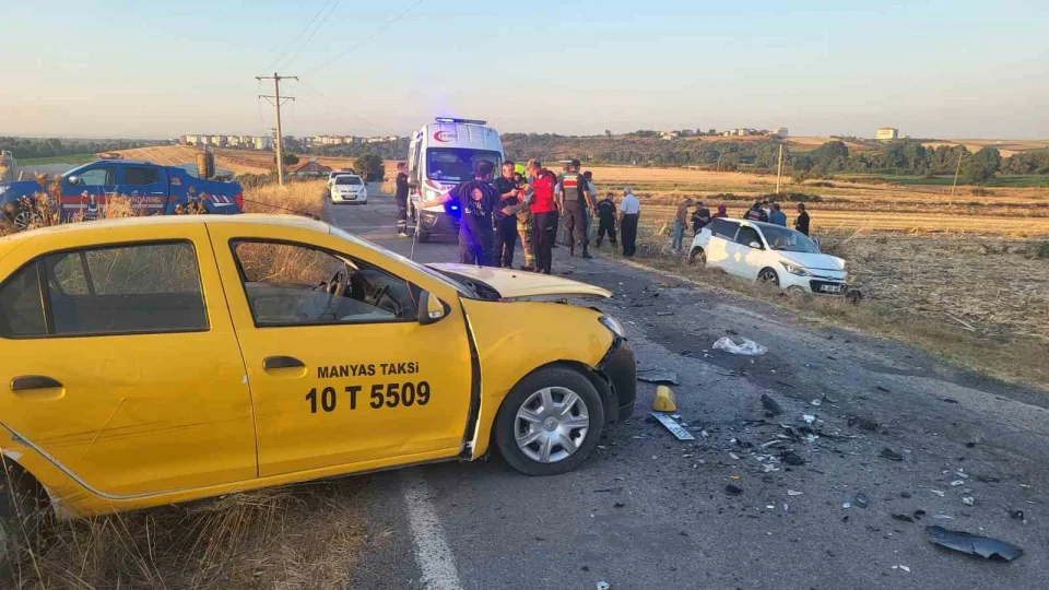 Manyas'ta trafik kazas�: 6 yaral�