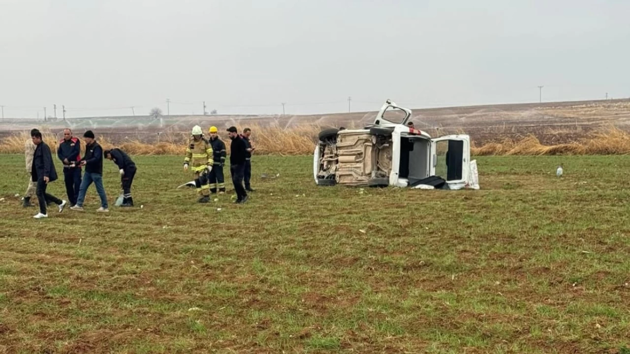 Mardin'de kontrolden ��kan ara� takla att�: 2 �l�, 4 yaral�