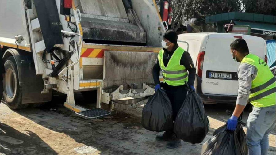 Marmaris temizlik ekipleri afet bölgesinde canla başla çalışıyor