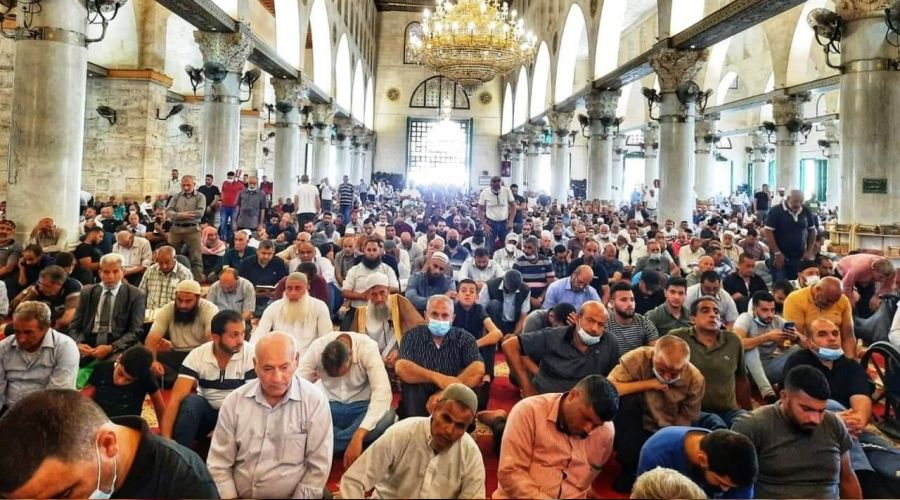 Mescid-i Aksa'da 45 bin Filistinli cuma namaz� k�ld�