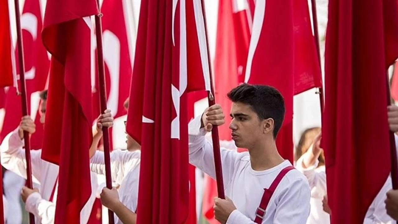 Milli kimlik, geleceğe en büyük yatırımdır