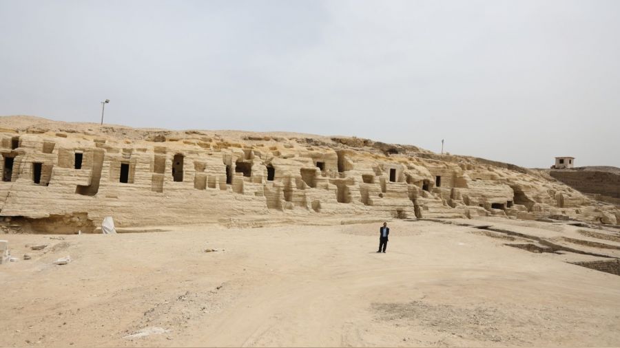 M�s�r'da iki mumyalama at�lyesi ke�fedildi