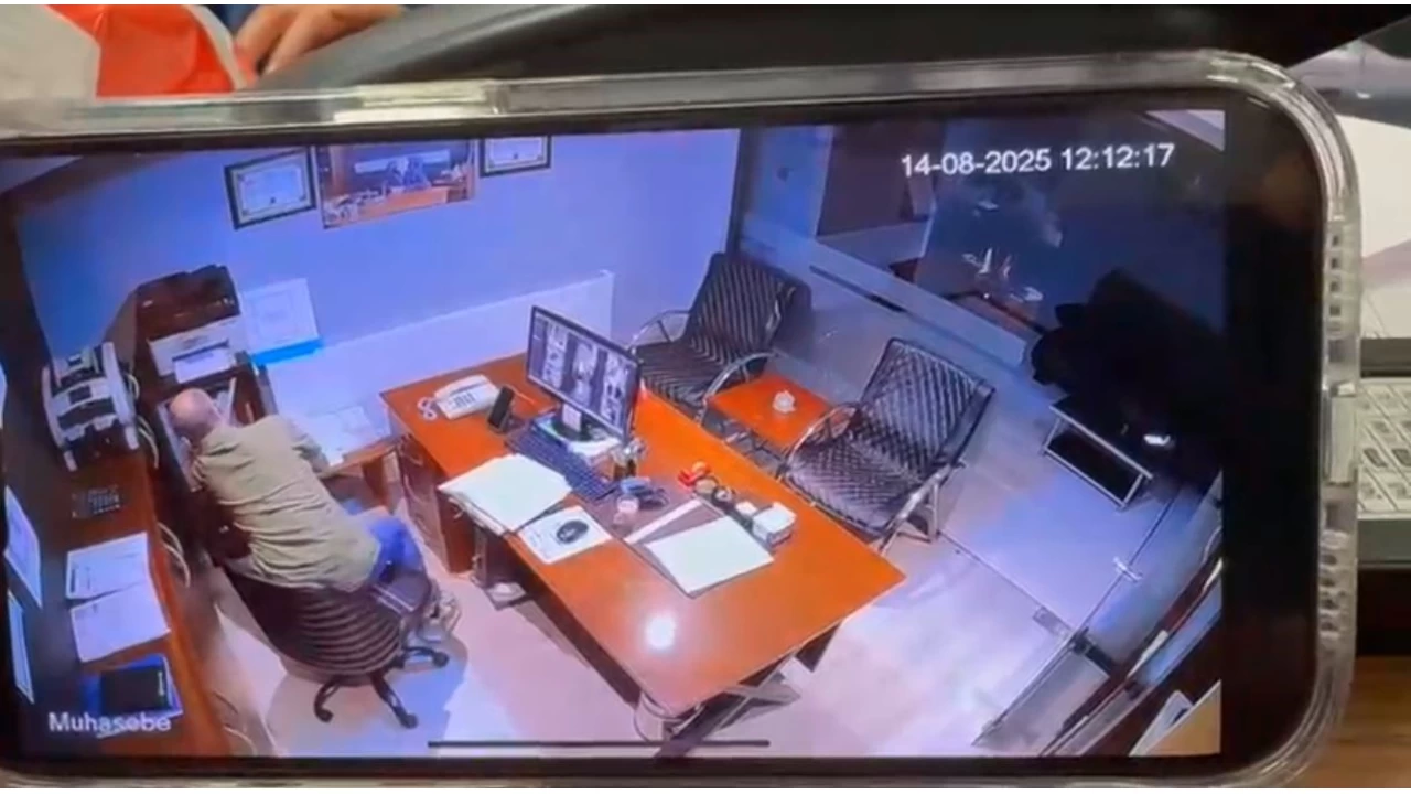 Muhasebeci �al��t��� oto galeriden 70 bin dolar �ald�