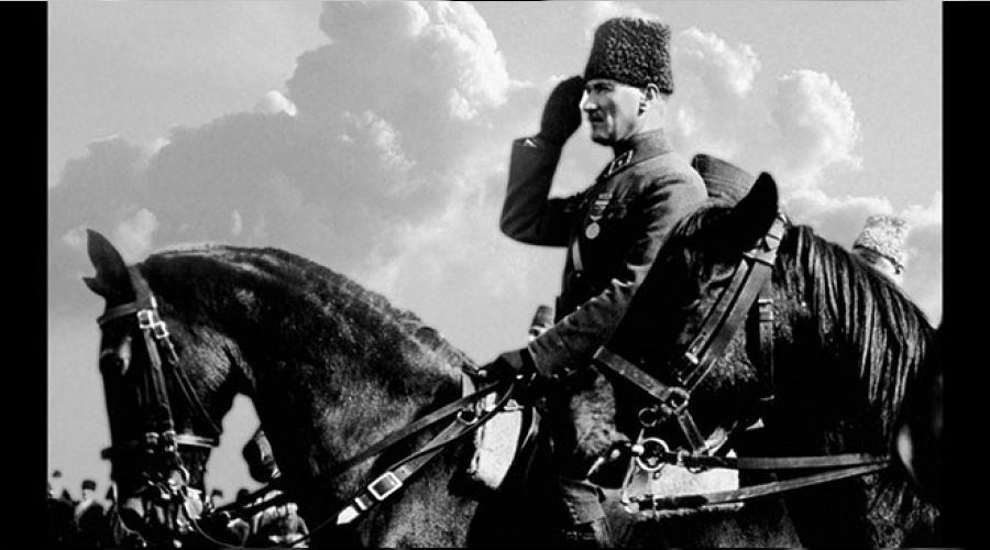 Mustafa Kemal Paa Bakomutan seildi