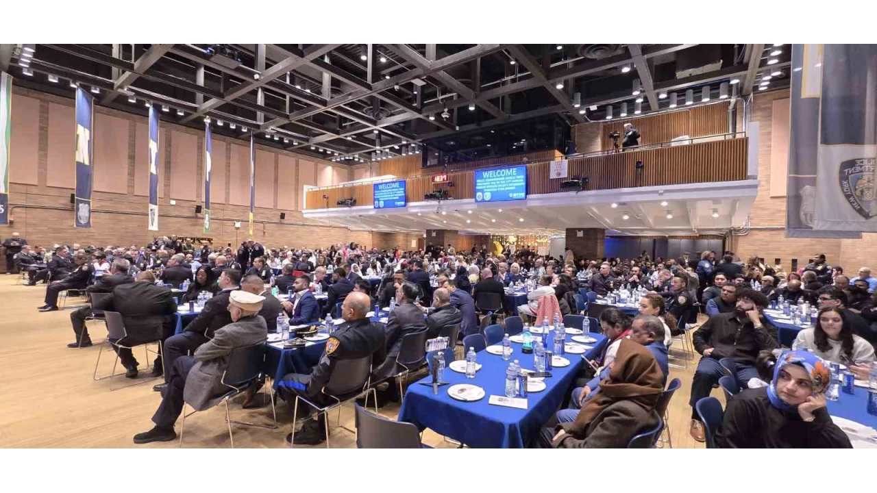 New York'ta Müslüman polisler iftar yemeğinde bir araya geldi