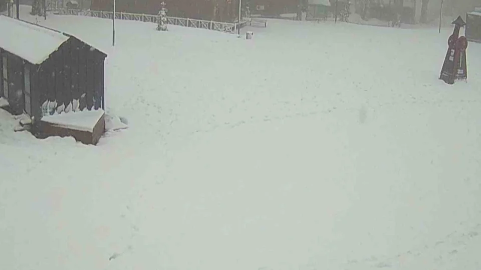 Nisan �ncesi Kartepe'de kar s�rprizi