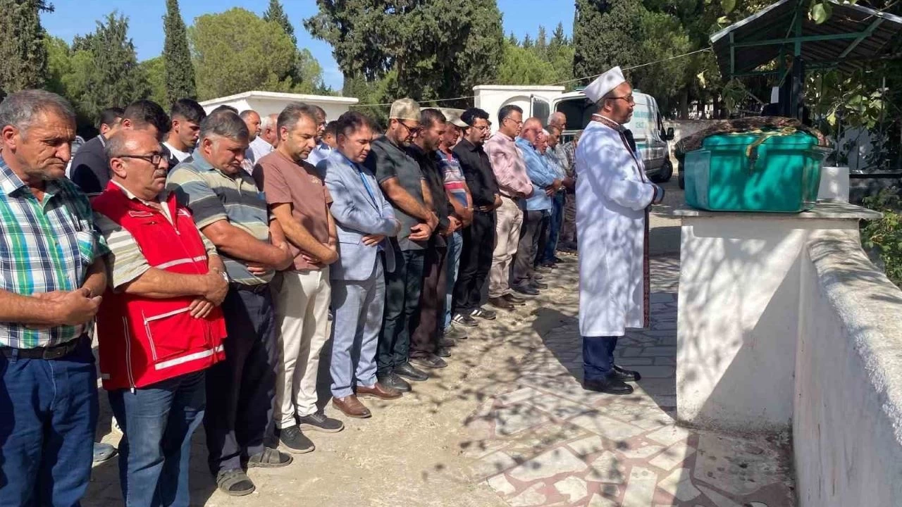 Öldürüldükten sonra ormana gömülen genç kız toprağa verildi