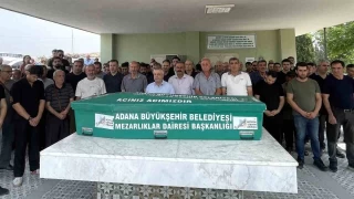 Otobsn ak kapsndan derek hayatn kaybeden kadn topraa verildi