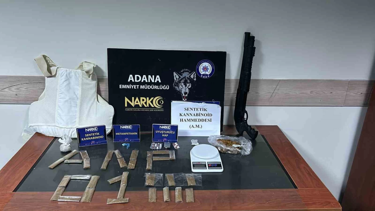 Otomobilinden uyuşturucu, silah ve çelik yelek çıktı