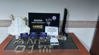 Otomobilinden uyuşturucu, silah ve çelik yelek çıktı