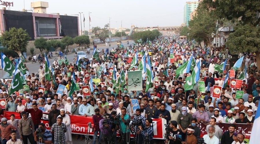 Pakistan'da Fransa karşıtı protesto