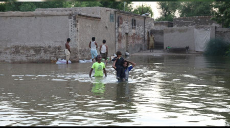 Pakistan'n te biri sular altnda!