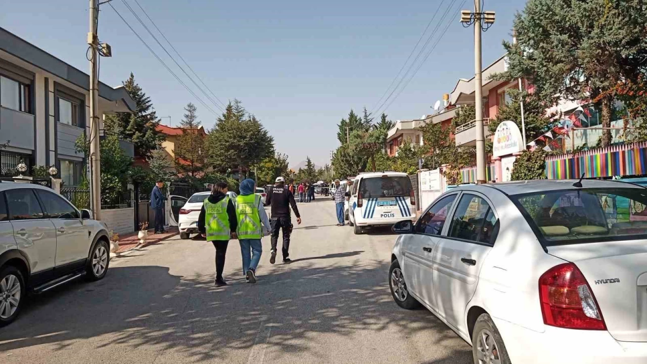 Polis memurunu 7 kez b��aklayan ��pheli hakim kar��s�nda