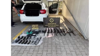Polis memurunun kiralad otomobilden kalenikoflar kt