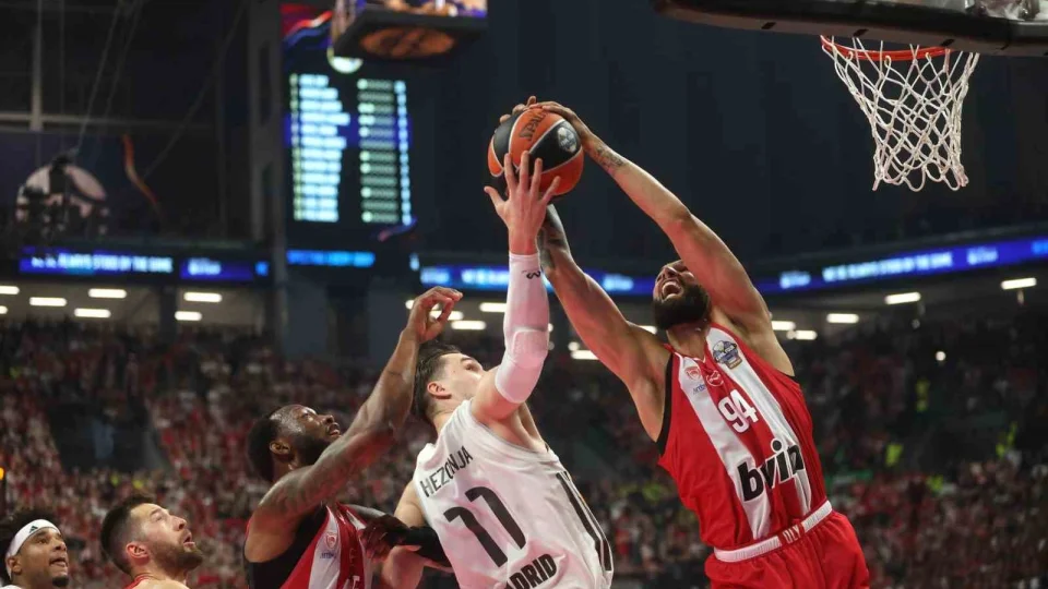 Real Madrid'i yenen Olympiakos Euroleague şampiyonu