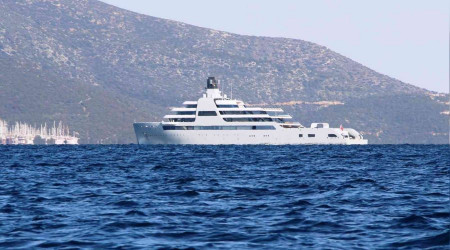 Rus milyarderin milyon dolarlık yatı Bodrum'a demirledi