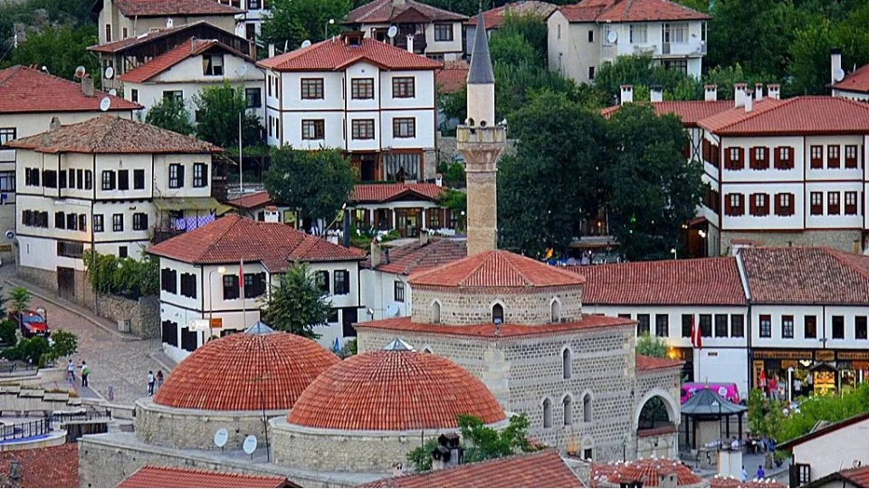 Safranbolu�nun tarihi giri� kap�s�: Kazda�l� Camii 