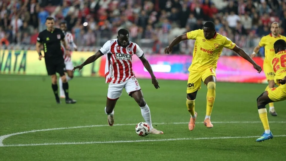 Samsunspor, G�ztepe kar��s�nda 3 puan� 3 golle ald�