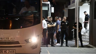 Seferihisar Belediyesine y�nelik soru�turmada Belediye Ba�kan� Yeti�kin ve 19 ��pheli adliyede