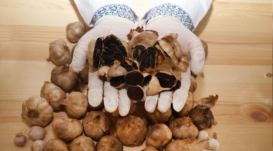 Şifa deposu siyah sarımsak tane ile satılıyor