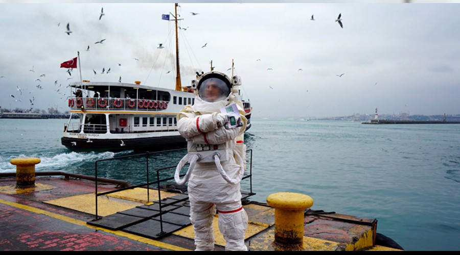 Sigaran�n zararlar�na astronotla dikkat �ekildi