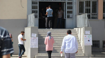Sınava yetişmek için atlet gibi koştular