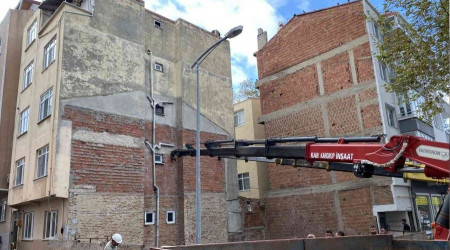 Sinop'ta yıkılma tehlikesi olan 5 katlı bina tahliye edildi